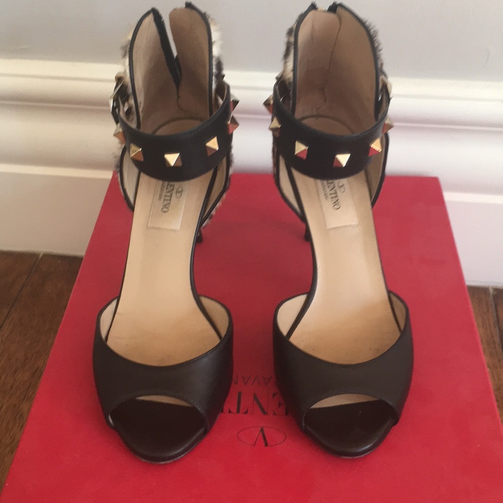 Valentino leather/calf hair leopard/studded sanda
